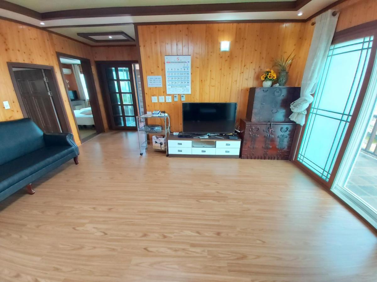 Hotel Feeling Good House Jeju Esterno foto
