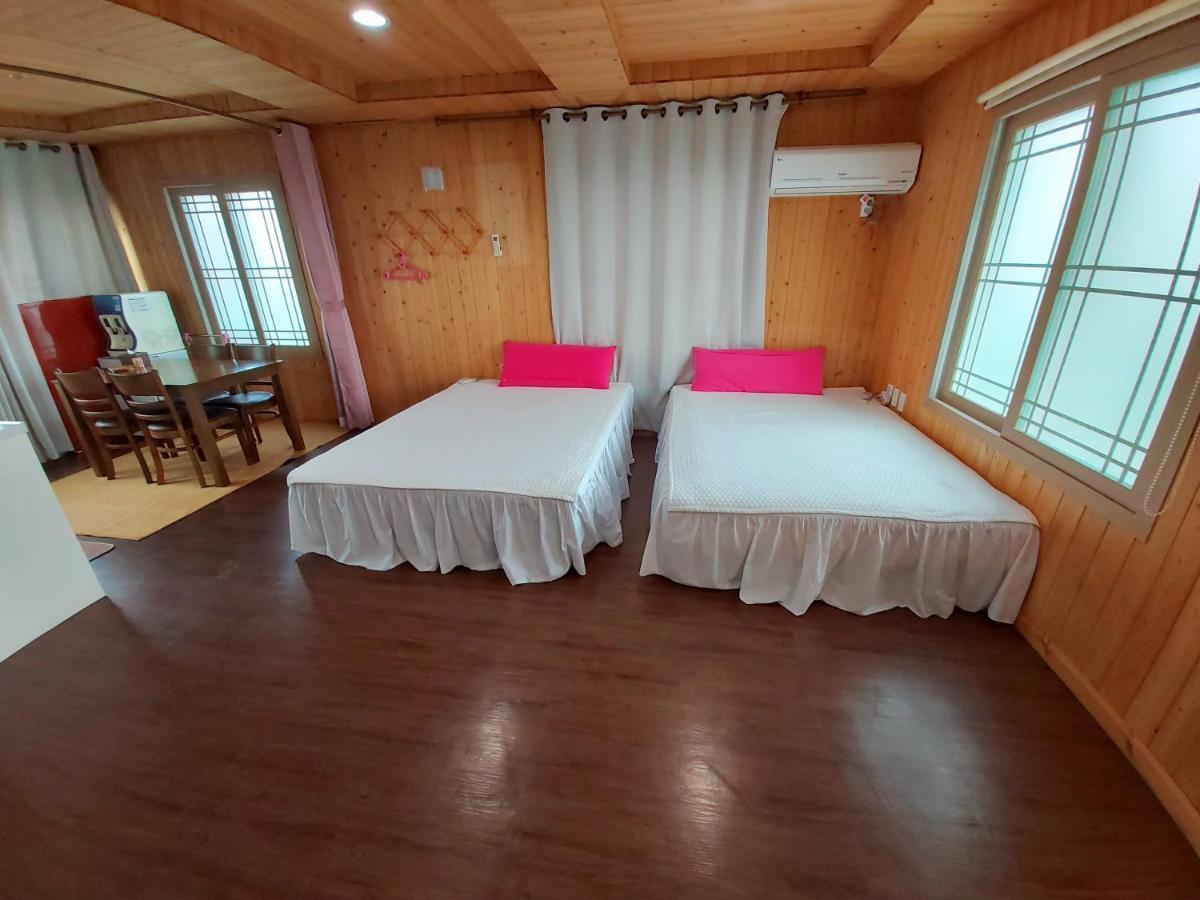 Hotel Feeling Good House Jeju Esterno foto