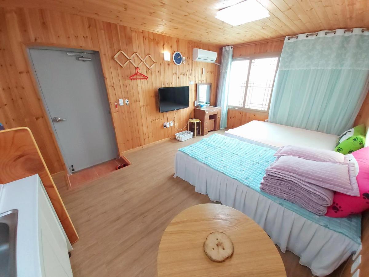 Hotel Feeling Good House Jeju Esterno foto